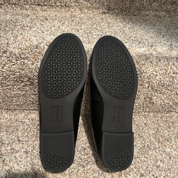 Women’s Kenzie Classic black penny loafers. New without tags. - Picture 5 of 5
